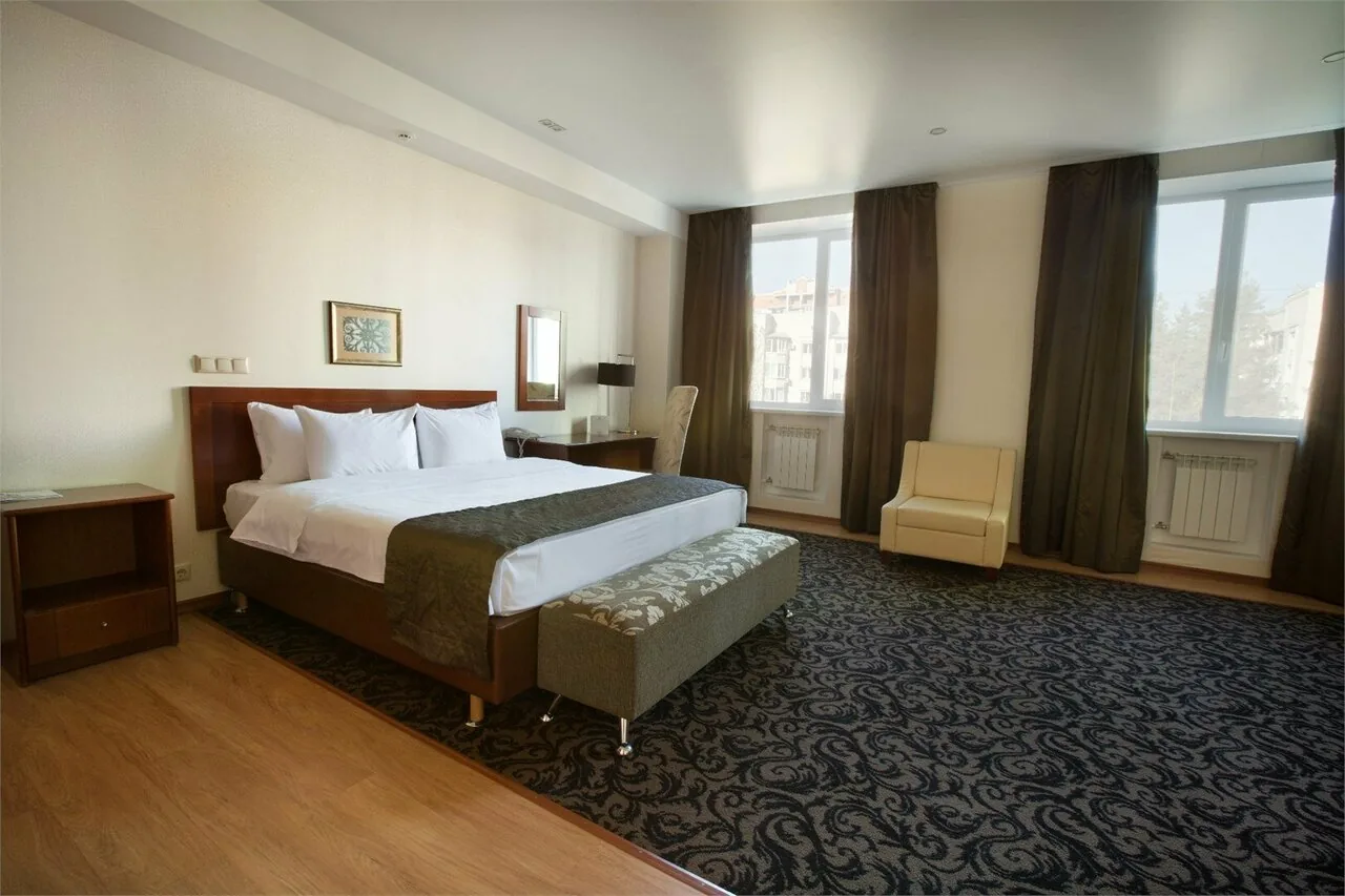 Люкс с большой кроватью king size
